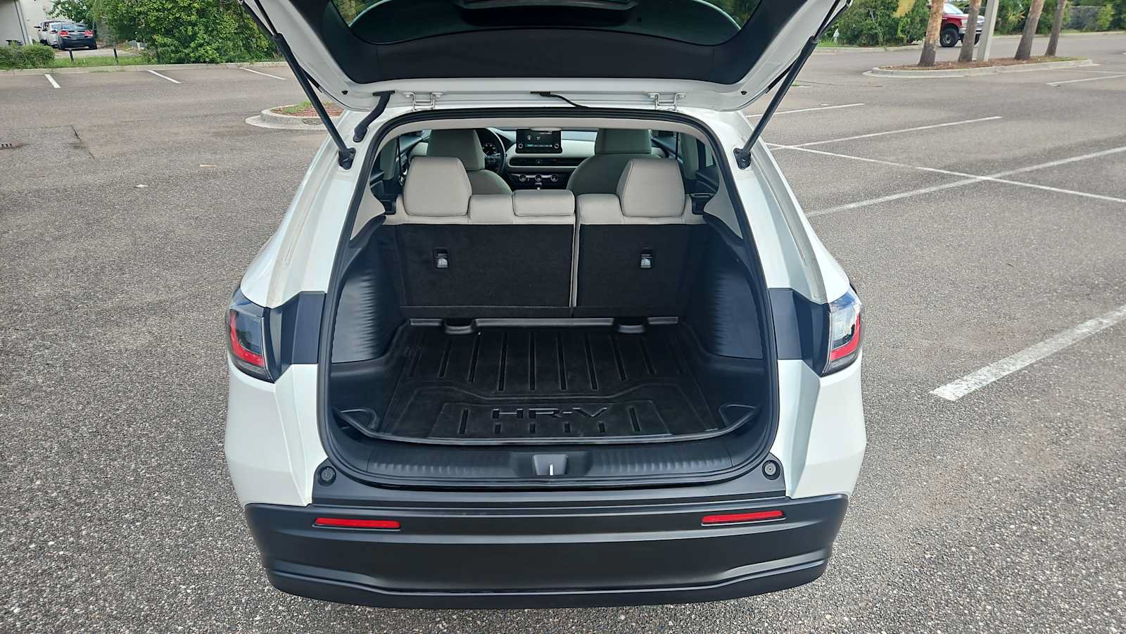 Certified 2025 Honda HR-V LX image 19