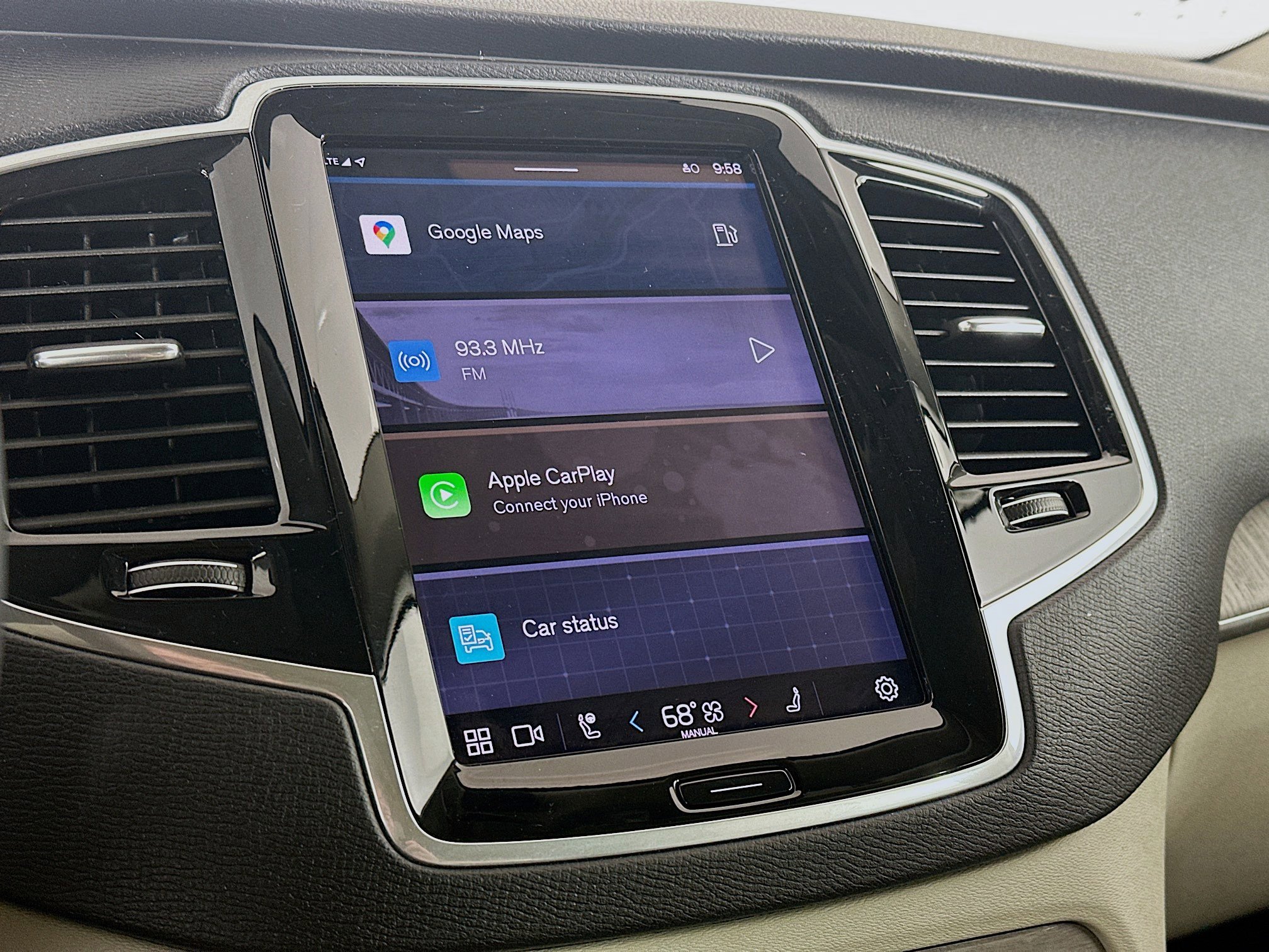 Used 2023 Volvo XC90 B6 Plus image 21