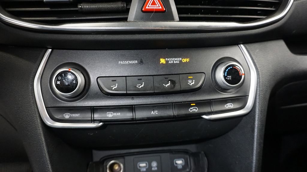 Used 2019 Hyundai Santa Fe SE image 34