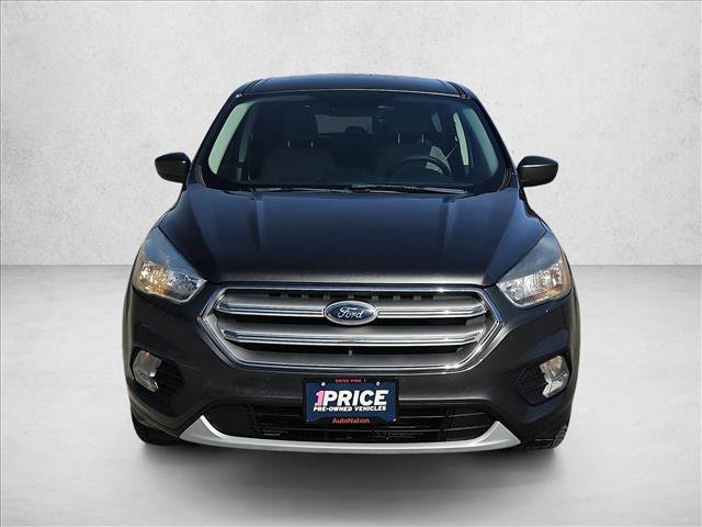 Used 2017 Ford Escape SE image 2