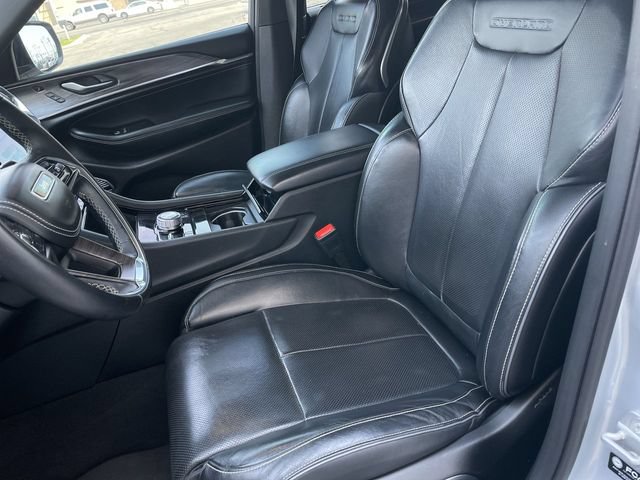 Used 2021 Jeep Grand Cherokee L Overland w/ Luxury Tech Group IV AWD/4WD image 11