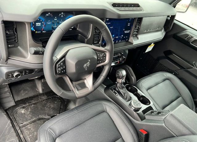 New 2025 Ford Bronco Badlands image 13