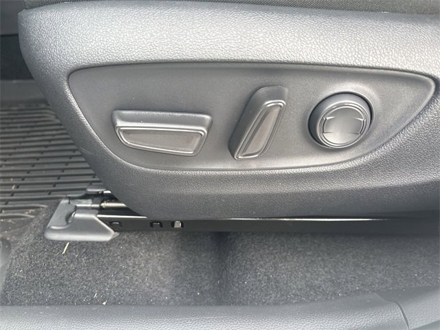 Used 2025 Toyota RAV4 XLE w/ Convenience Package image 15