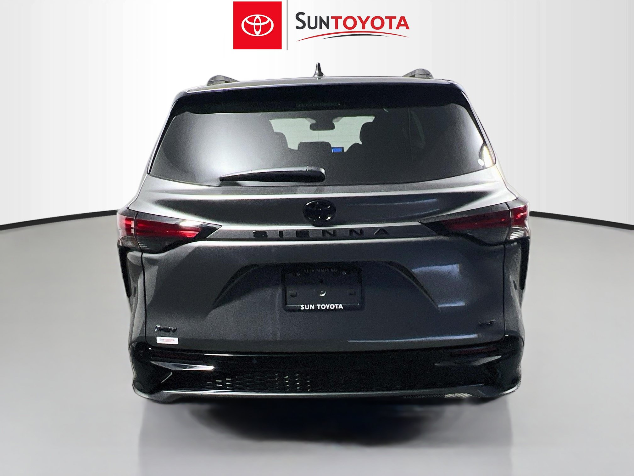 New 2026 Toyota Sienna XSE FWD image 5