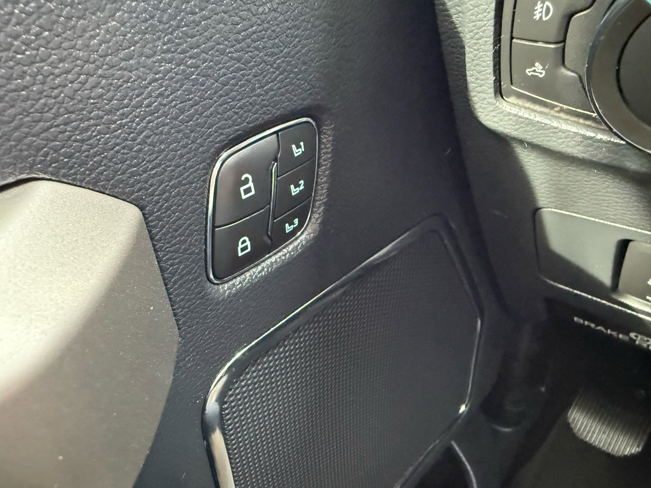 Used 2022 Ford F250 Lariat w/ Lariat Value Package image 29