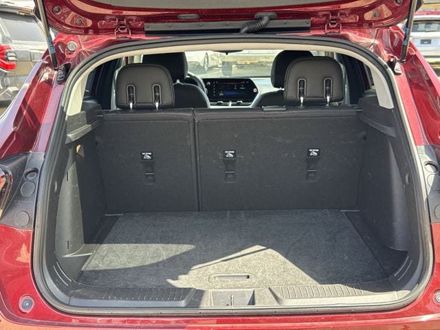 Used 2025 Chevrolet Trax LT FWD image 32