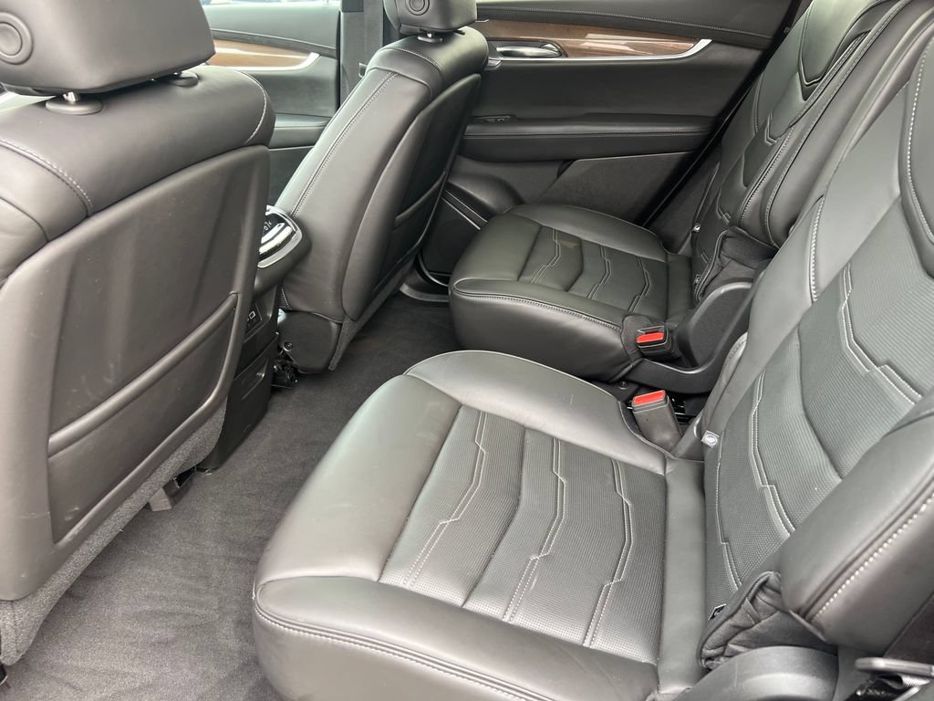 Certified 2024 Cadillac XT6 Sport w/ Platinum Package AWD/4WD image 13