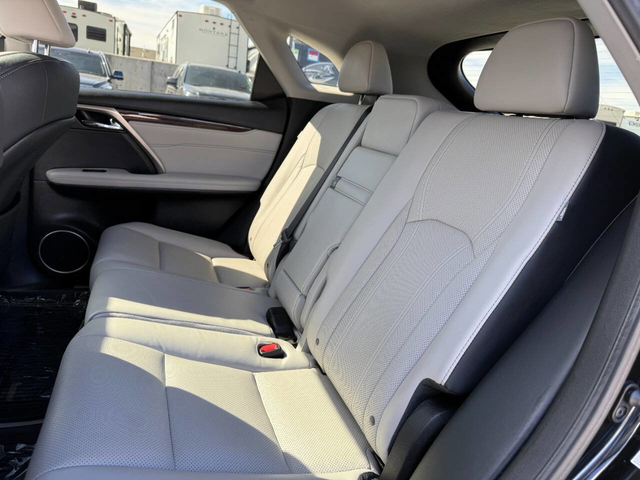 Used 2017 Lexus RX 350 Base AWD 4dr SUV w/ Premium Package image 18