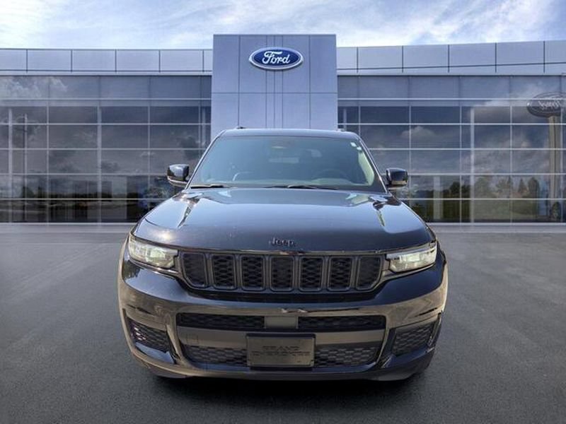 Used 2024 Jeep Grand Cherokee L Altitude AWD/4WD image 3