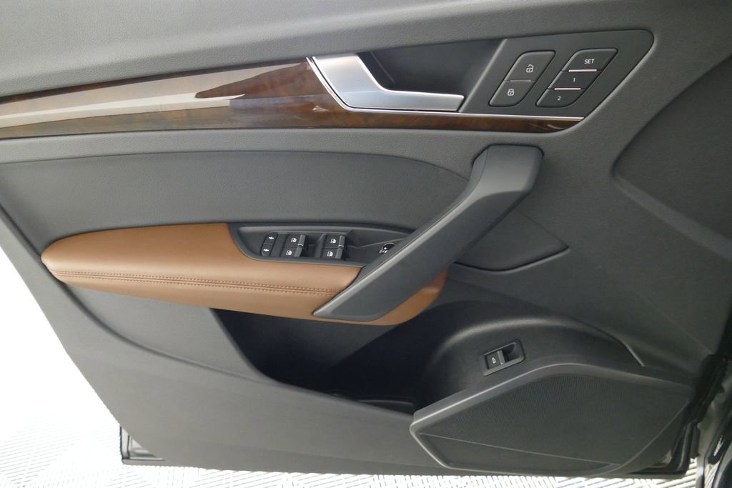 Used 2019 Audi Q5 2.0T Premium Plus w/ Premium Plus Package image 25