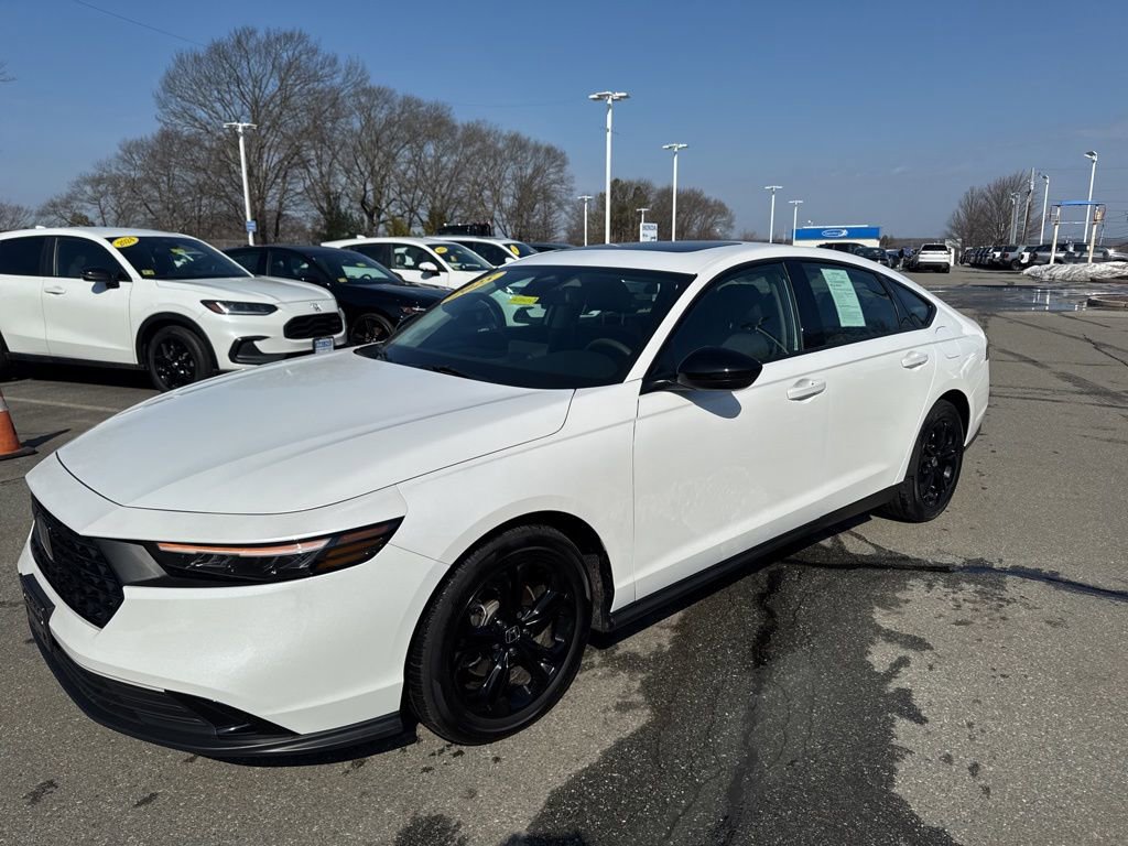 Used 2025 Honda Accord SE image 10