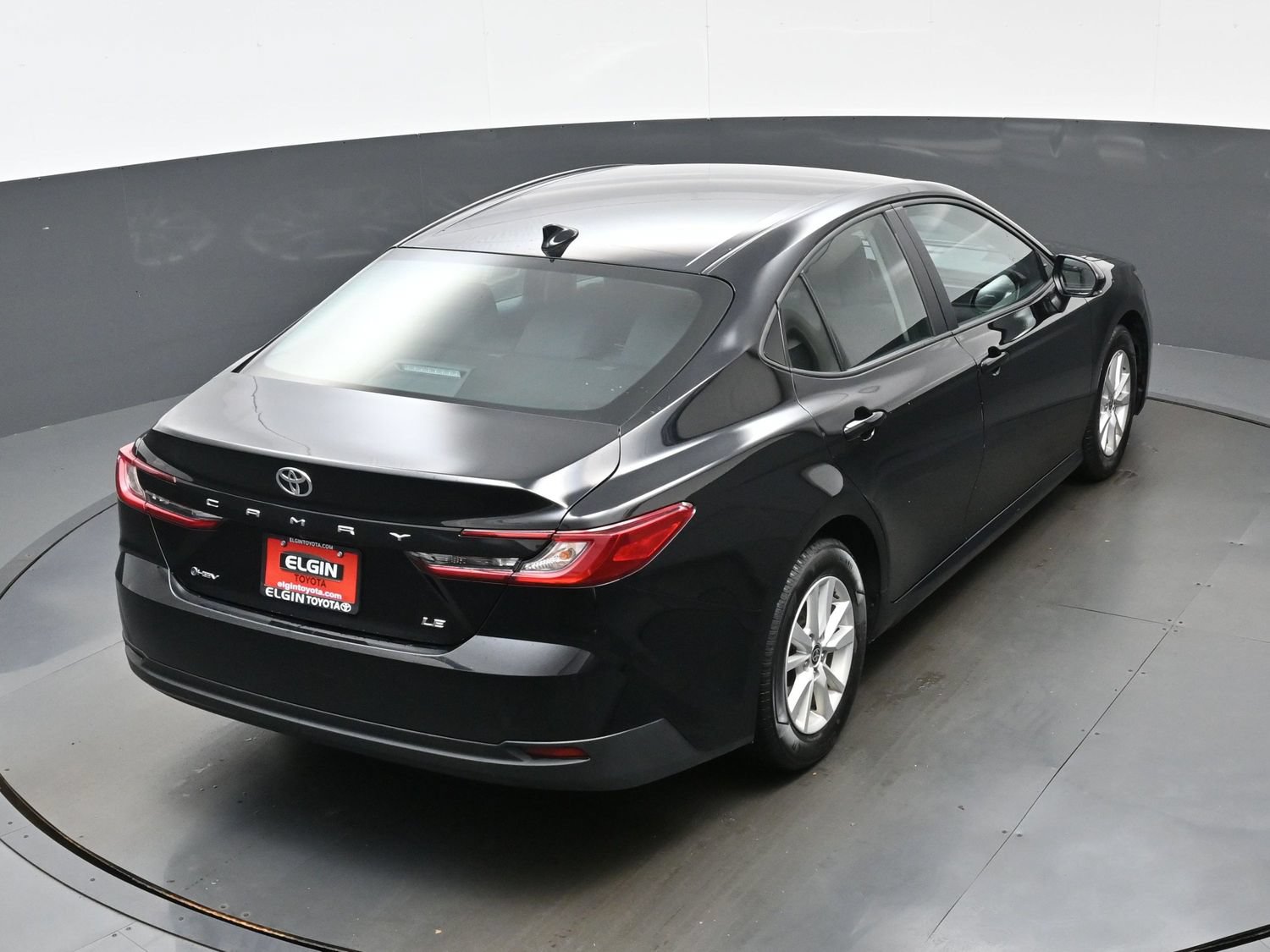 Used 2025 Toyota Camry LE FWD image 40
