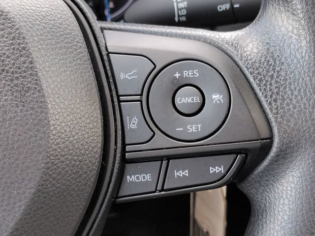 Certified 2025 Toyota RAV4 LE AWD/4WD image 24