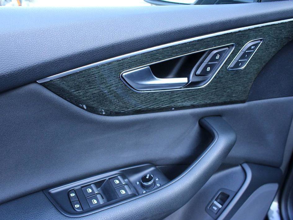 Used 2019 Audi Q8 Premium w/ Convenience Package image 14