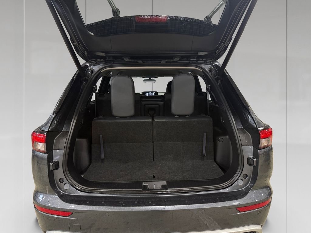 Used 2024 Mitsubishi Outlander SE Black Edition image 18