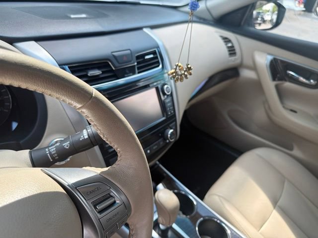 Used 2015 Nissan Altima 2.5 SL w/ Technology Package FWD image 10