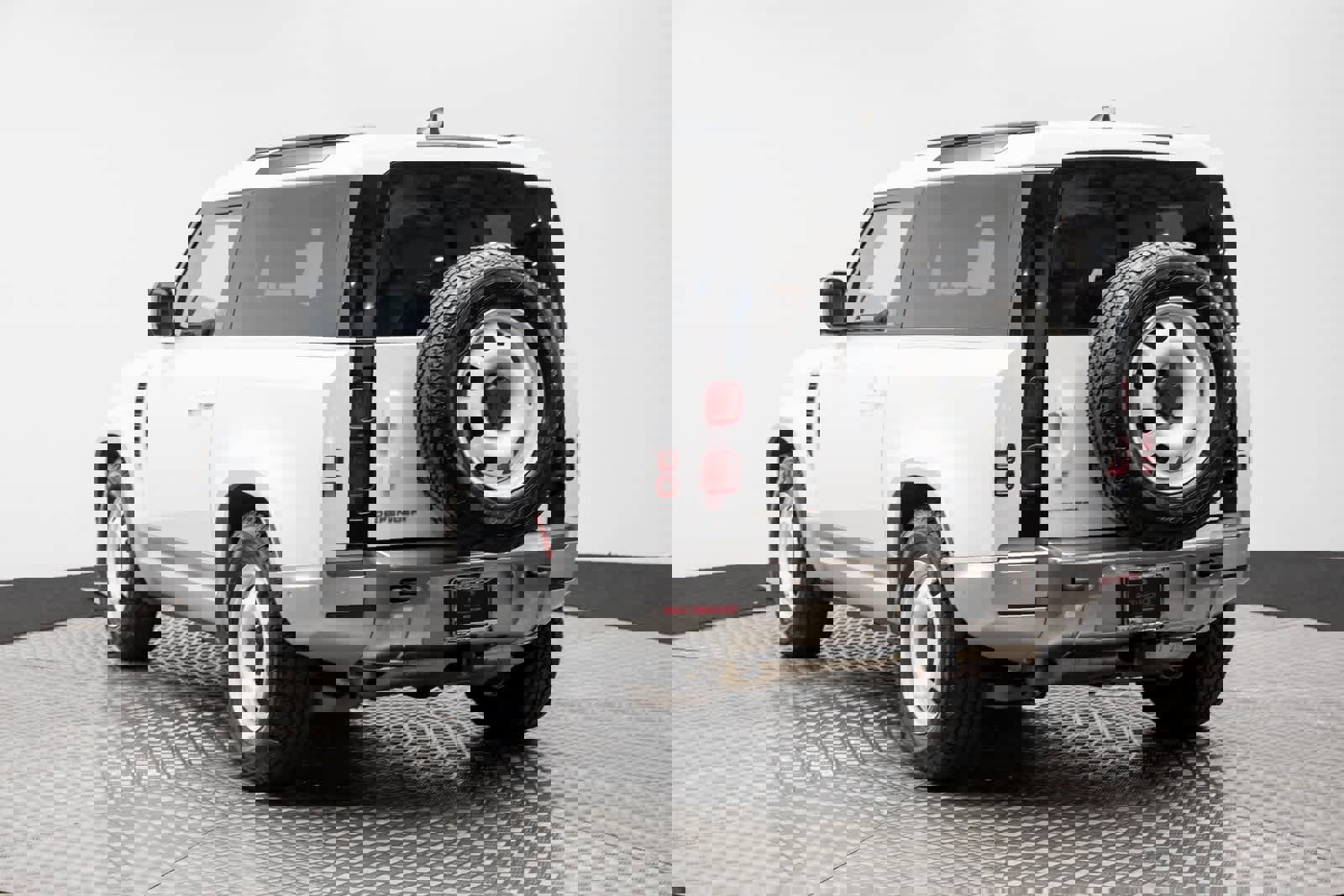 Used 2023 Land Rover Defender 90 S image 4