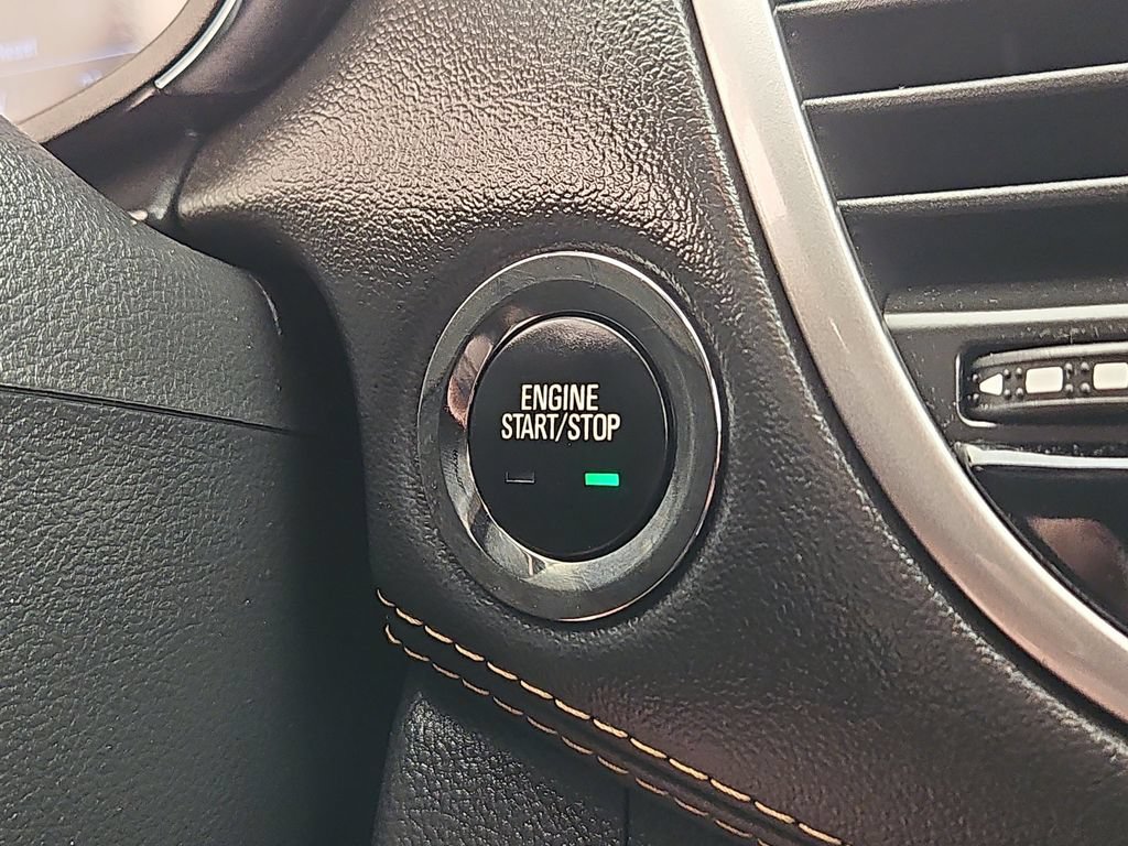 Used 2019 Chevrolet Trax LT w/ LT Convenience Package AWD/4WD image 19