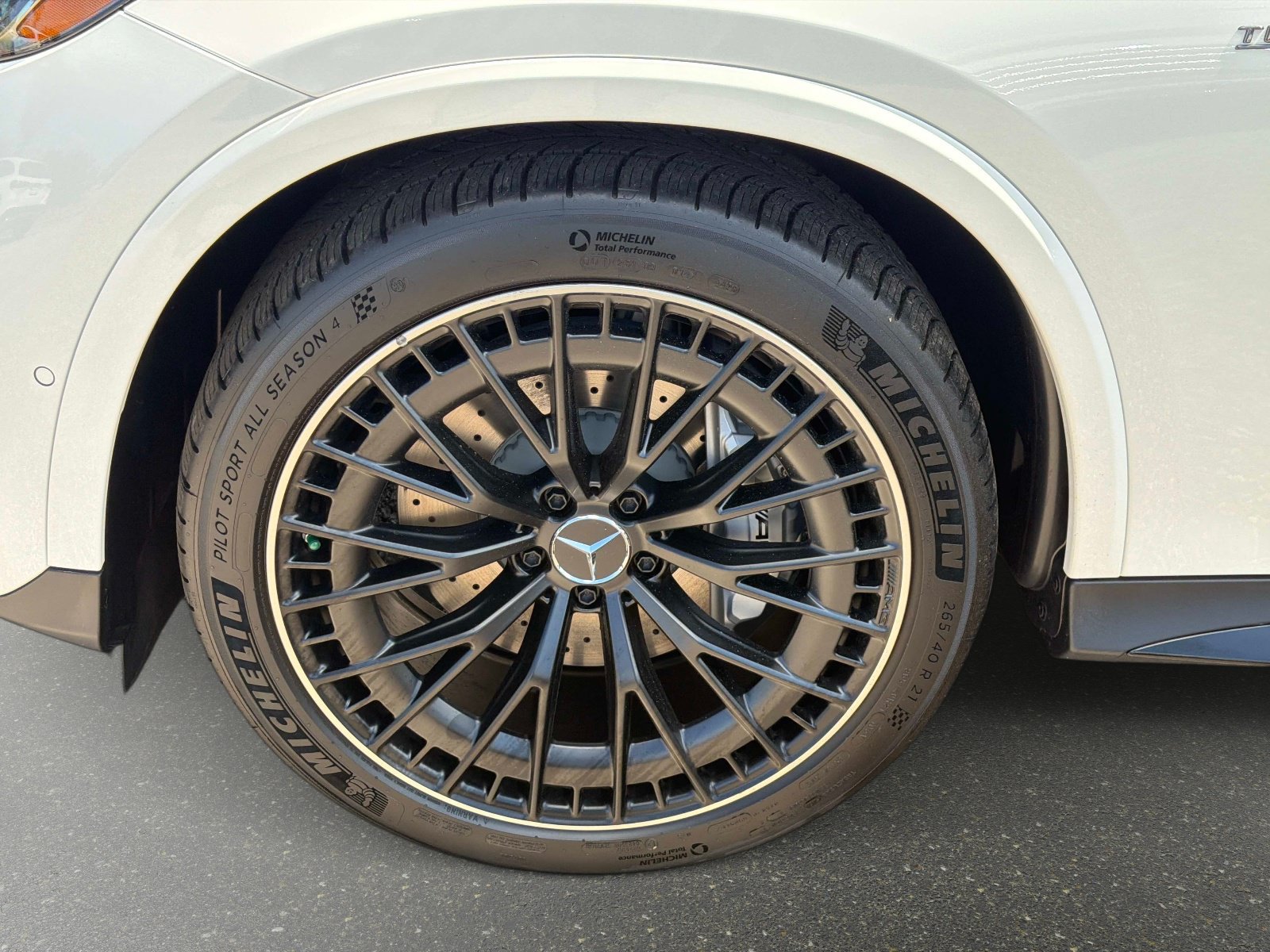 New 2026 Mercedes-Benz GLC 43 AMG 4MATIC image 10