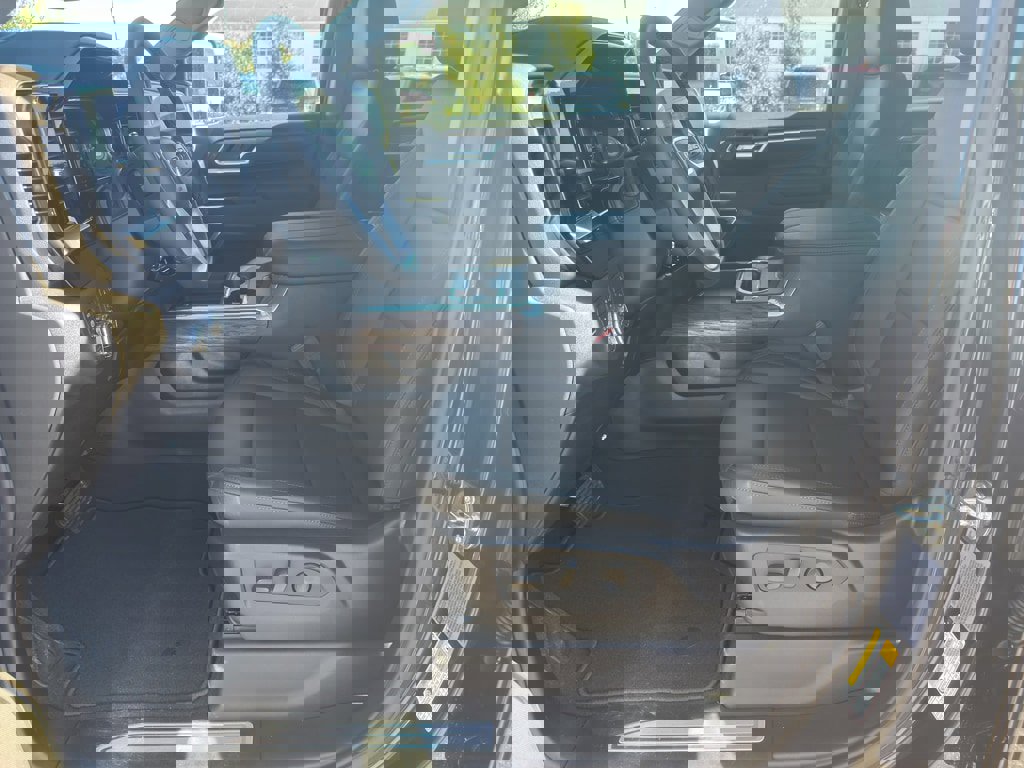 New 2026 GMC Sierra 2500 SLT w/ SLT Convenience Package image 8