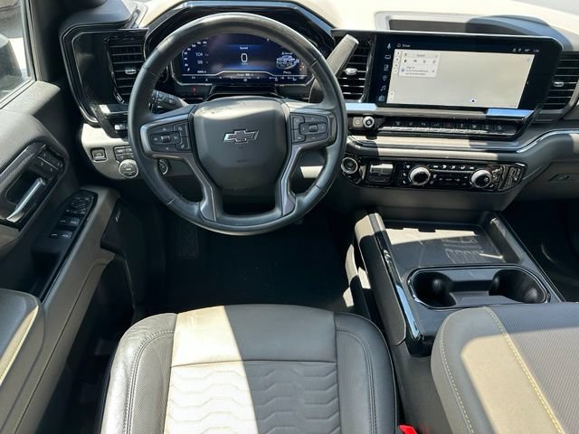 Used 2024 Chevrolet Silverado 2500 ZR2 w/ Technology Package AWD/4WD image 10