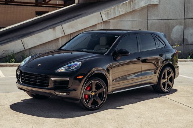 Used 2016 Porsche Cayenne Turbo AWD/4WD image 33