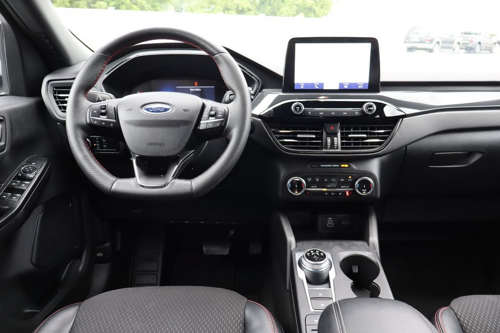 Used 2025 Ford Escape ST-Line Select AWD/4WD image 5