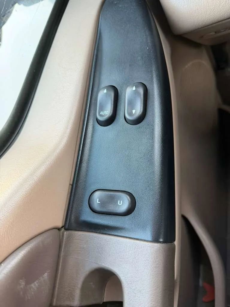 Used 1999 Ford F350 4x4 SuperCab DRW Super Duty image 23