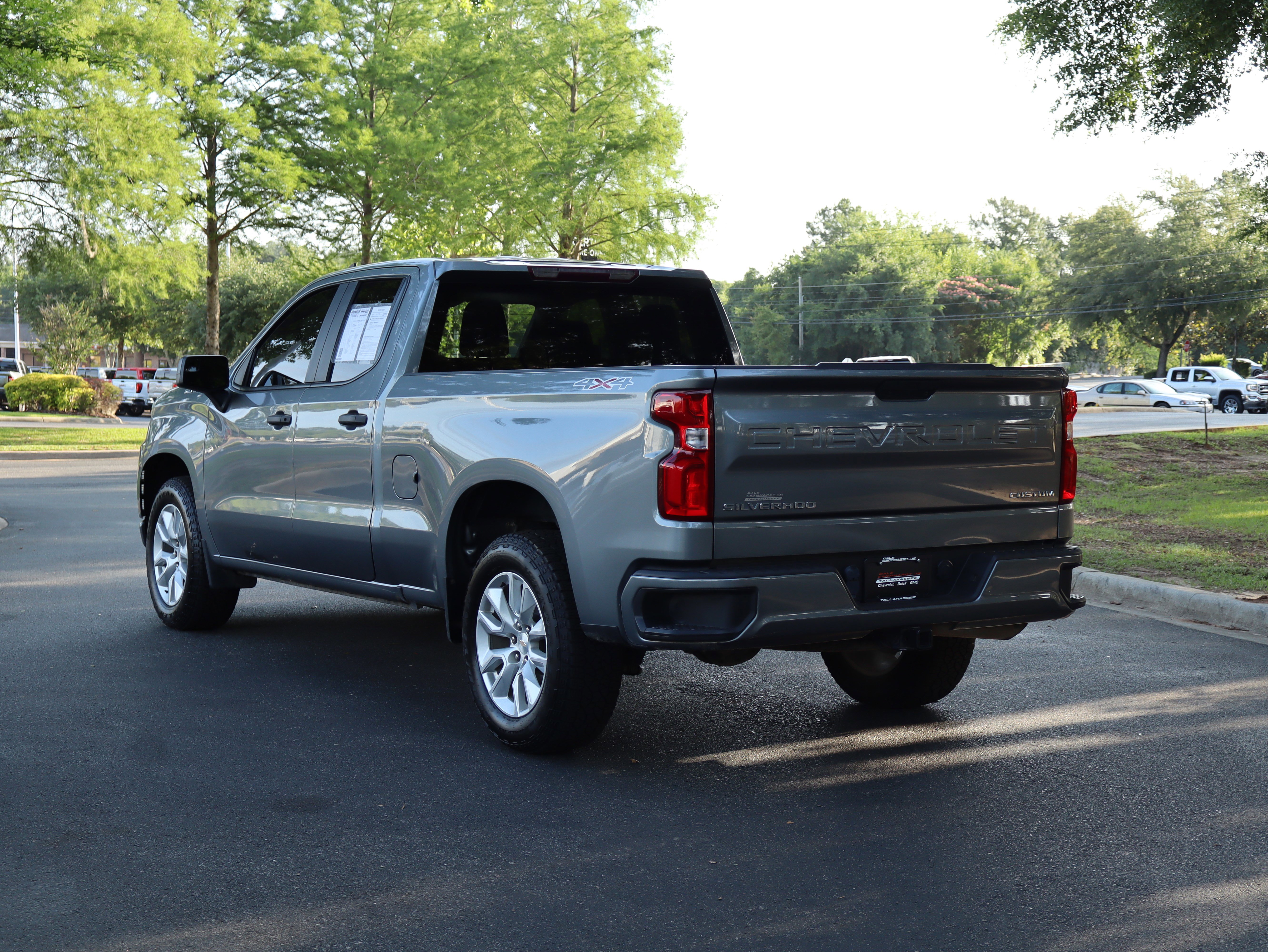 Used 2022 Chevrolet Silverado 1500 Custom w/ Safety Confidence Package AWD/4WD image 7