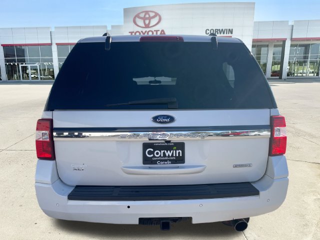 Used 2017 Ford Expedition XLT w/ Equipment Group 202A AWD/4WD image 4