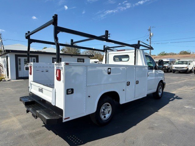 Used 2019 Chevrolet Express 3500 image 6