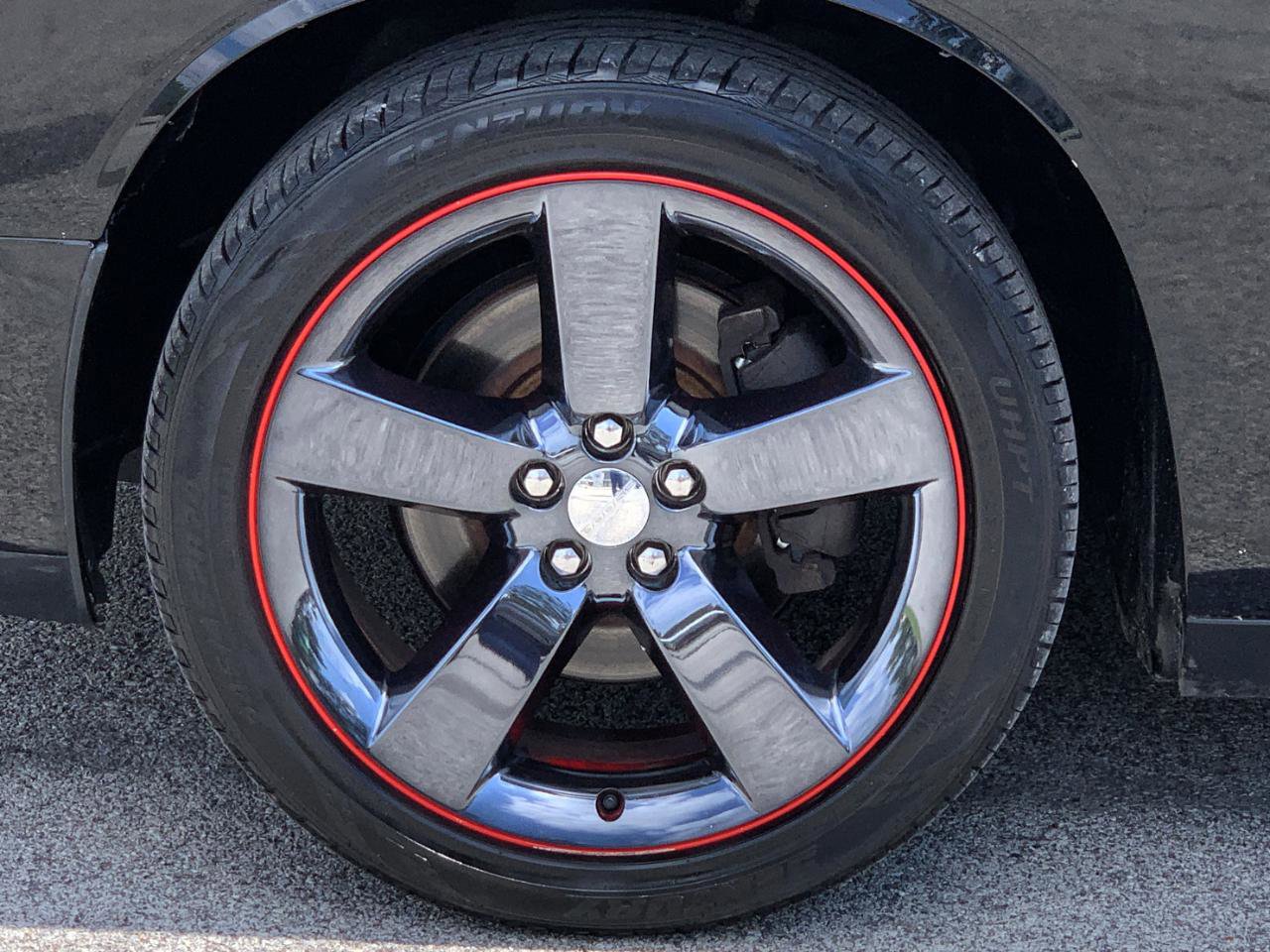 Used 2014 Dodge Challenger SXT RWD image 33