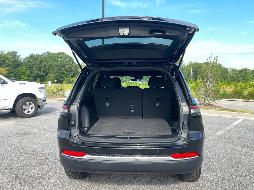 New 2026 Jeep Grand Cherokee Laredo RWD image 39