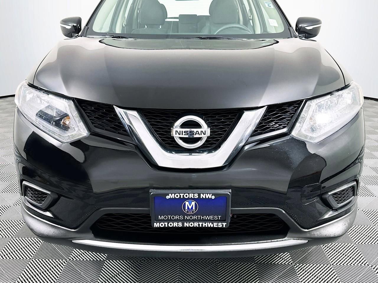 Used 2015 Nissan Rogue S image 2