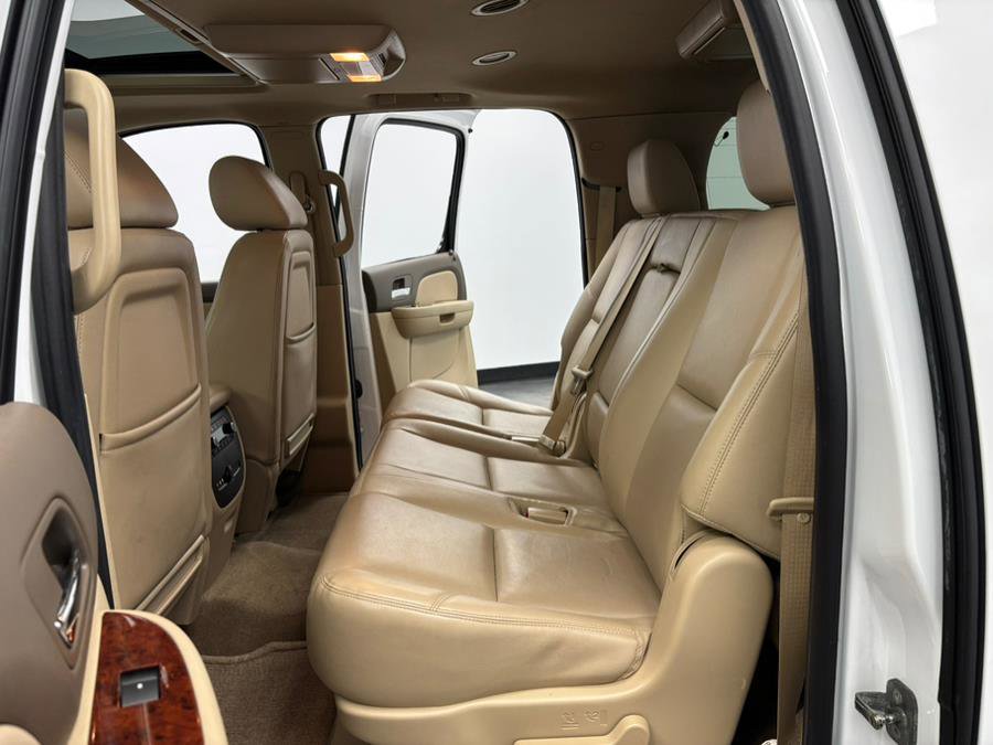 Used 2014 Chevrolet Suburban LTZ image 36