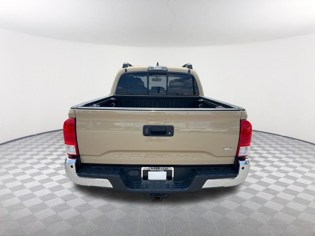 Used 2017 Toyota Tacoma SR5 w/ Tow Package RWD image 6