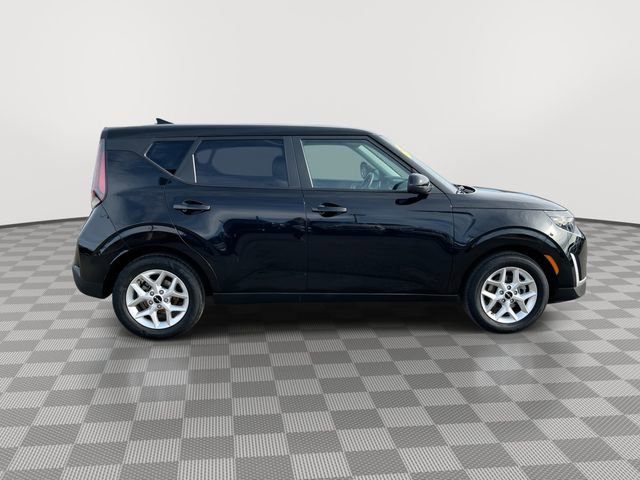 Used 2023 Kia Soul LX w/ LX Technology Package image 11