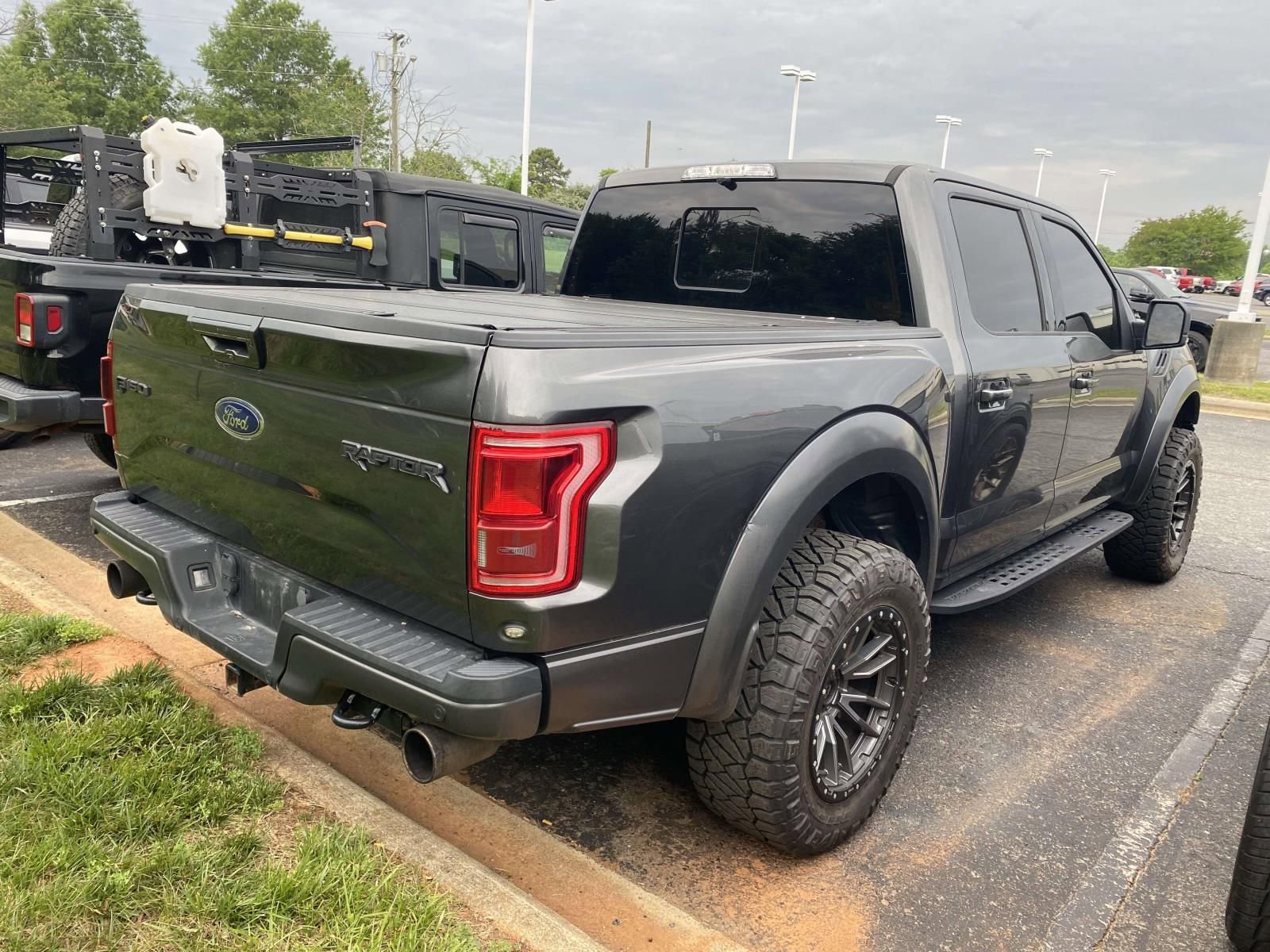 Used 2017 Ford F150 Raptor w/ Equipment Group 802A Luxury AWD/4WD image 8