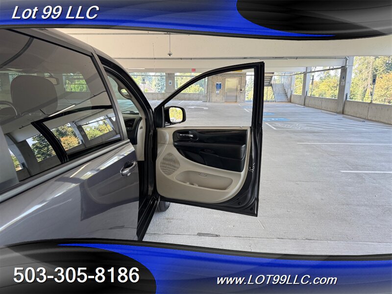 Used 2018 Dodge Grand Caravan SE w/ Power Convenience Group I FWD image 38