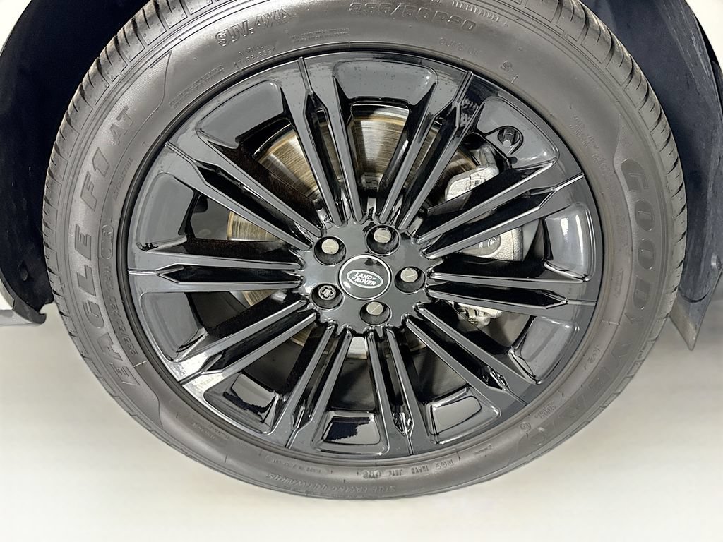 Certified 2025 Land Rover Range Rover Evoque S AWD/4WD image 32