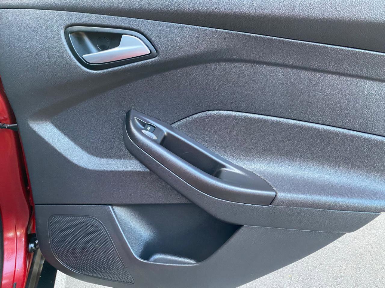 Used 2014 Ford Focus SE image 41