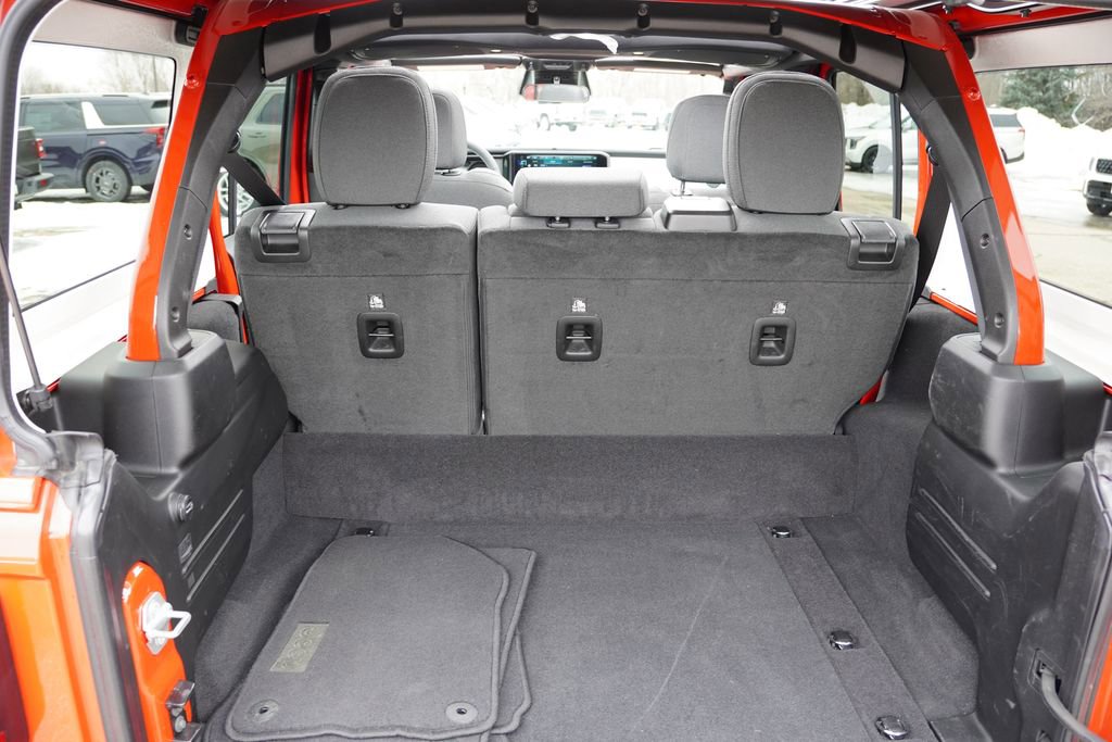 Certified 2025 Jeep Wrangler Unlimited Sahara w/ Safety Group image 20