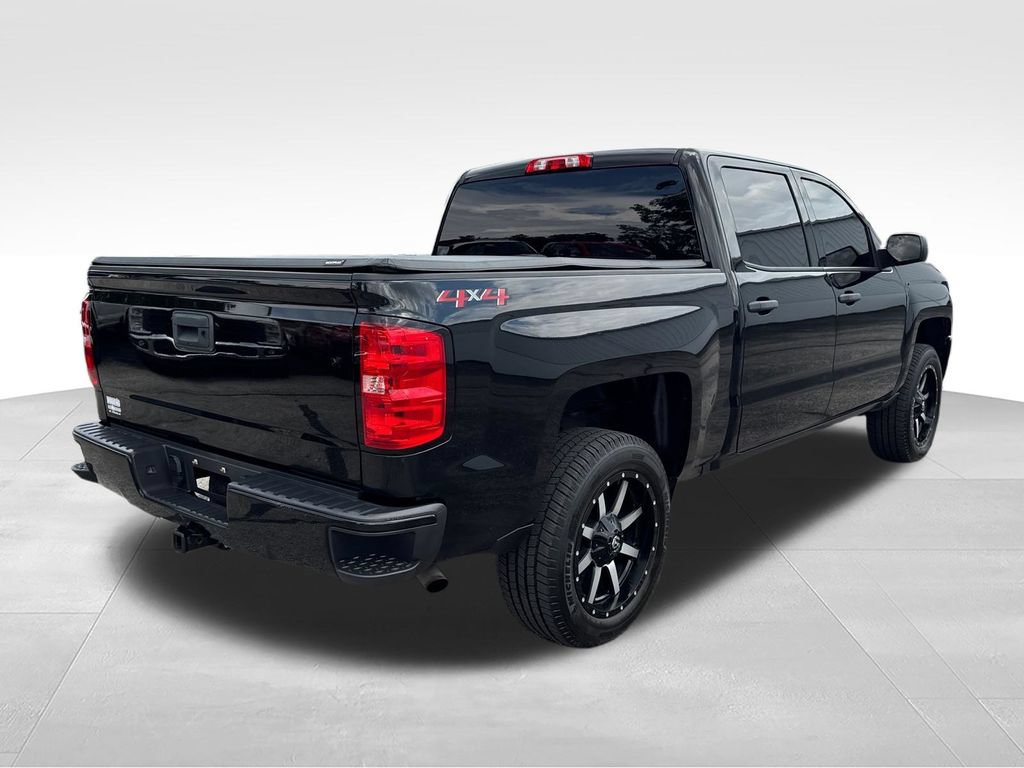 Used 2018 Chevrolet Silverado 1500 Custom w/ Custom Value Package AWD/4WD image 2