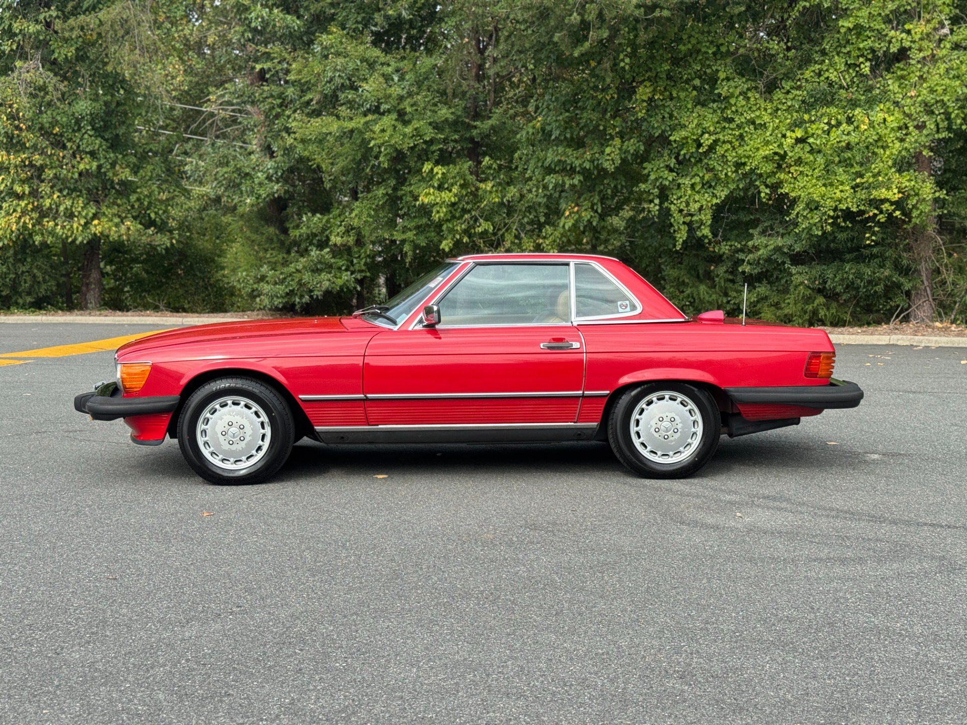 Used 1987 Mercedes-Benz 560 SL image 6