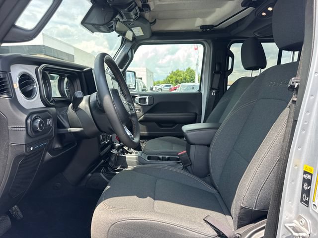 Used 2024 Jeep Wrangler Unlimited Sahara AWD/4WD image 13