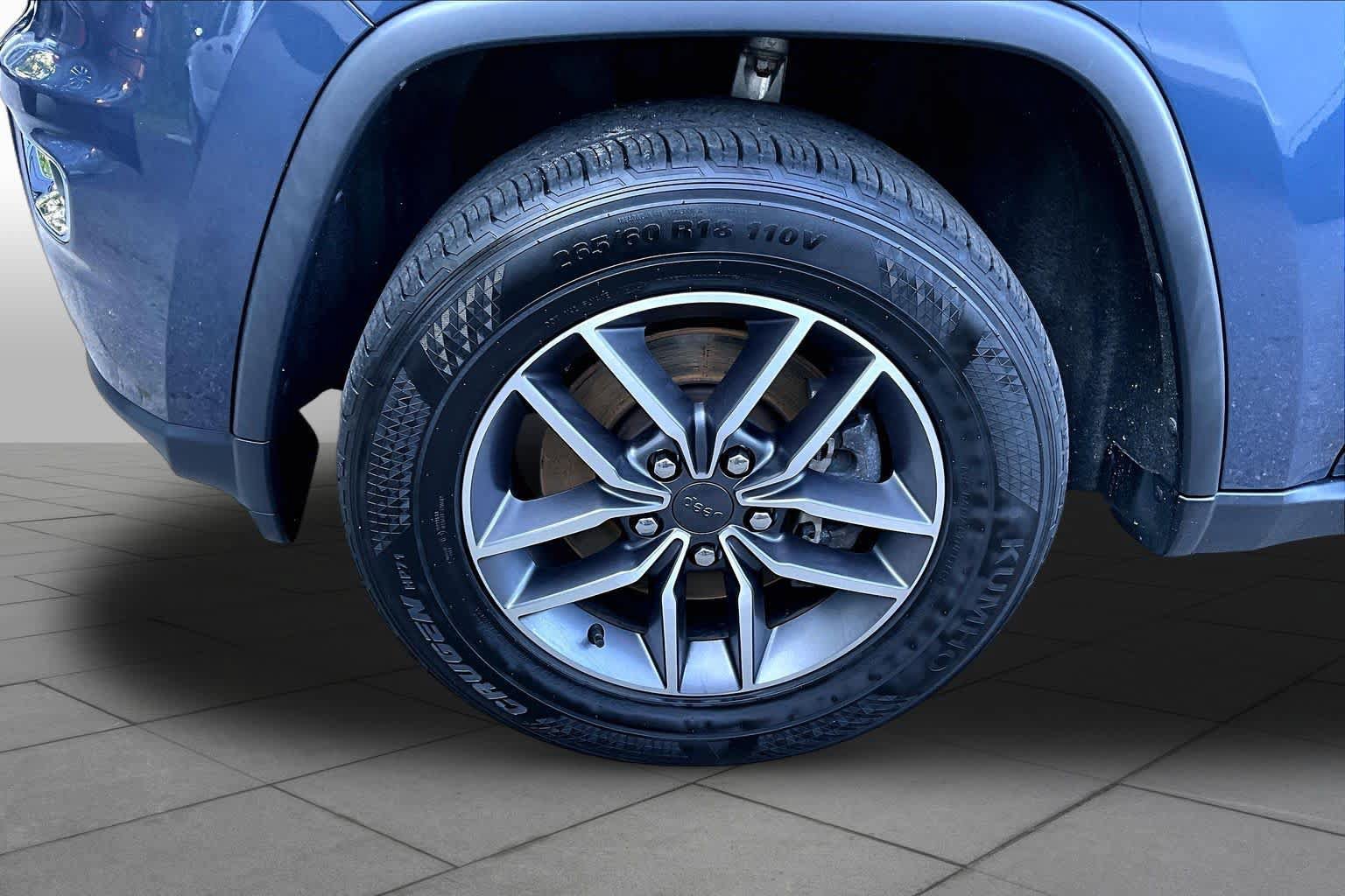 Used 2021 Jeep Grand Cherokee Limited AWD/4WD image 11