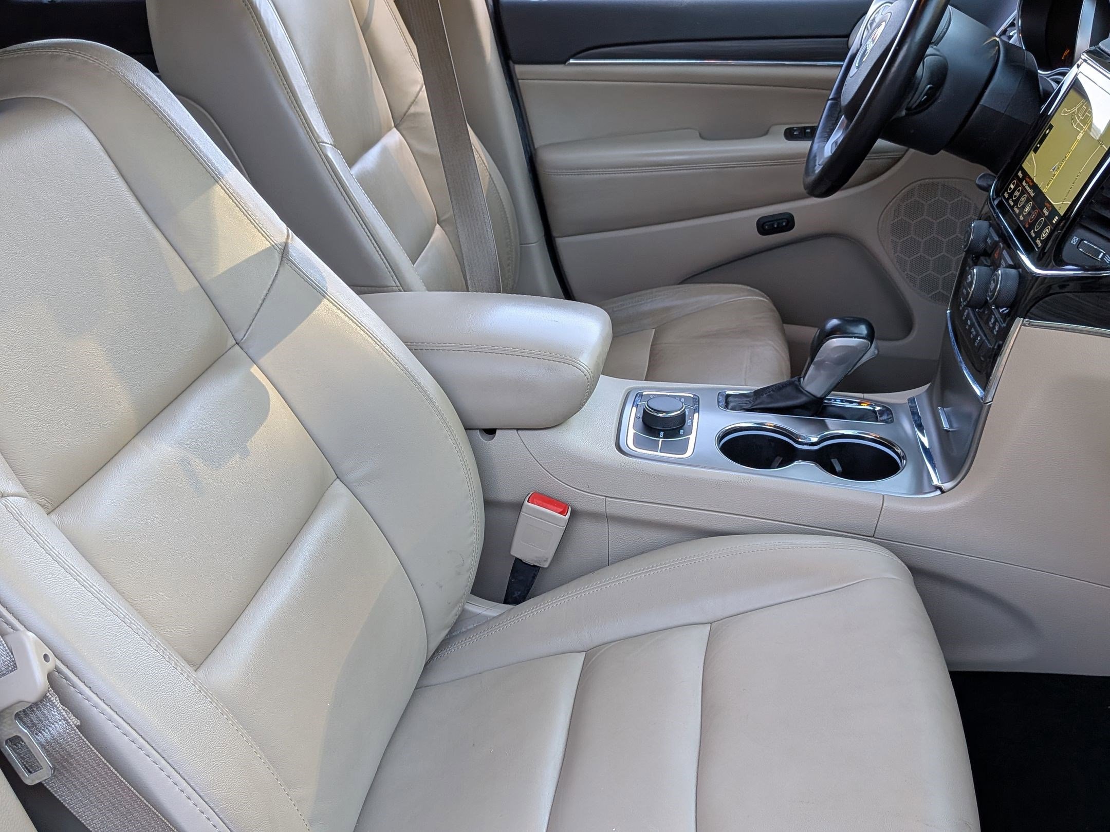 Used 2021 Jeep Grand Cherokee Limited w/ Sun & Sound Group image 33