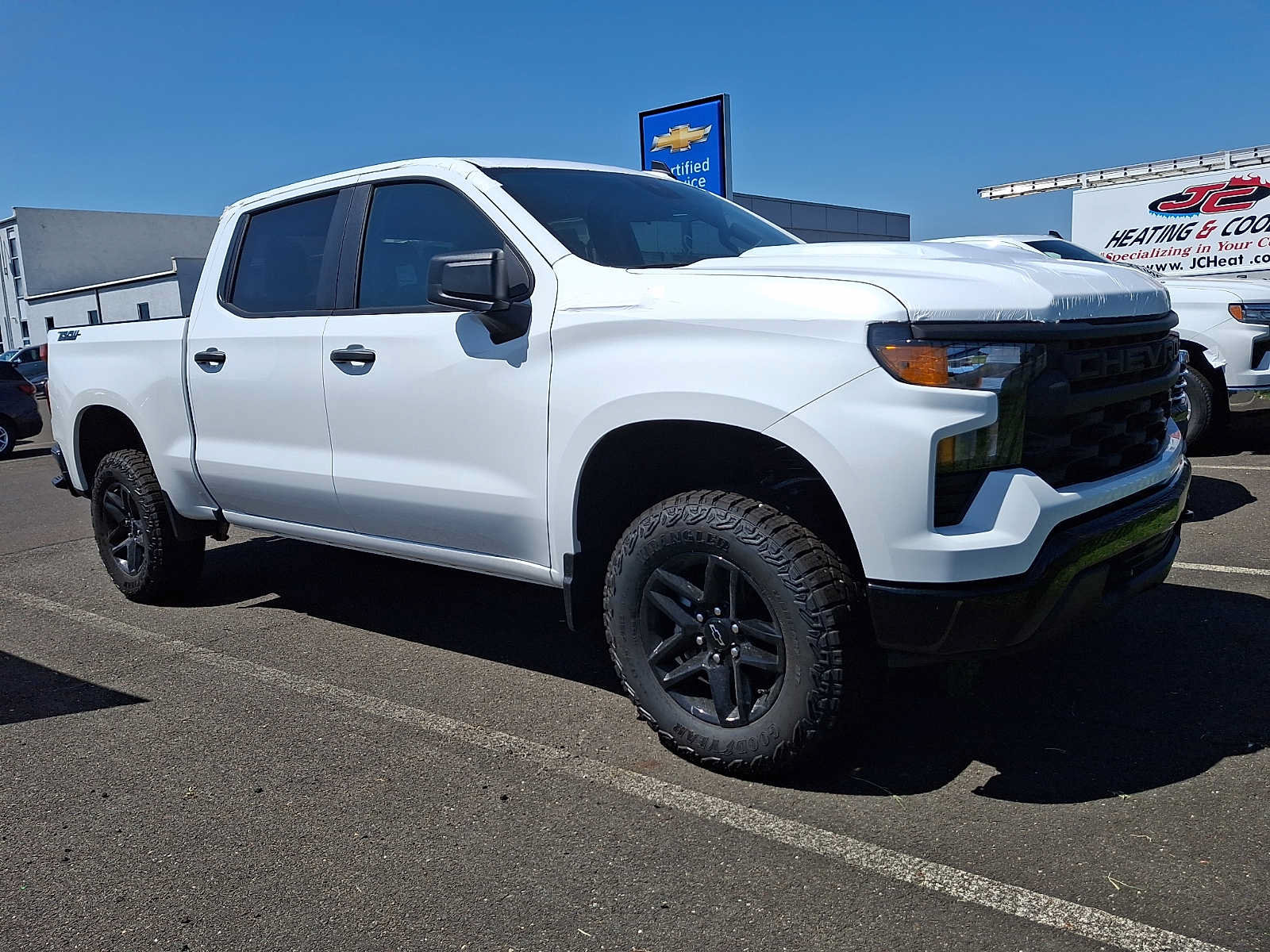New 2026 Chevrolet Silverado 1500 Custom Trail Boss w/ Dark Appearance Package
