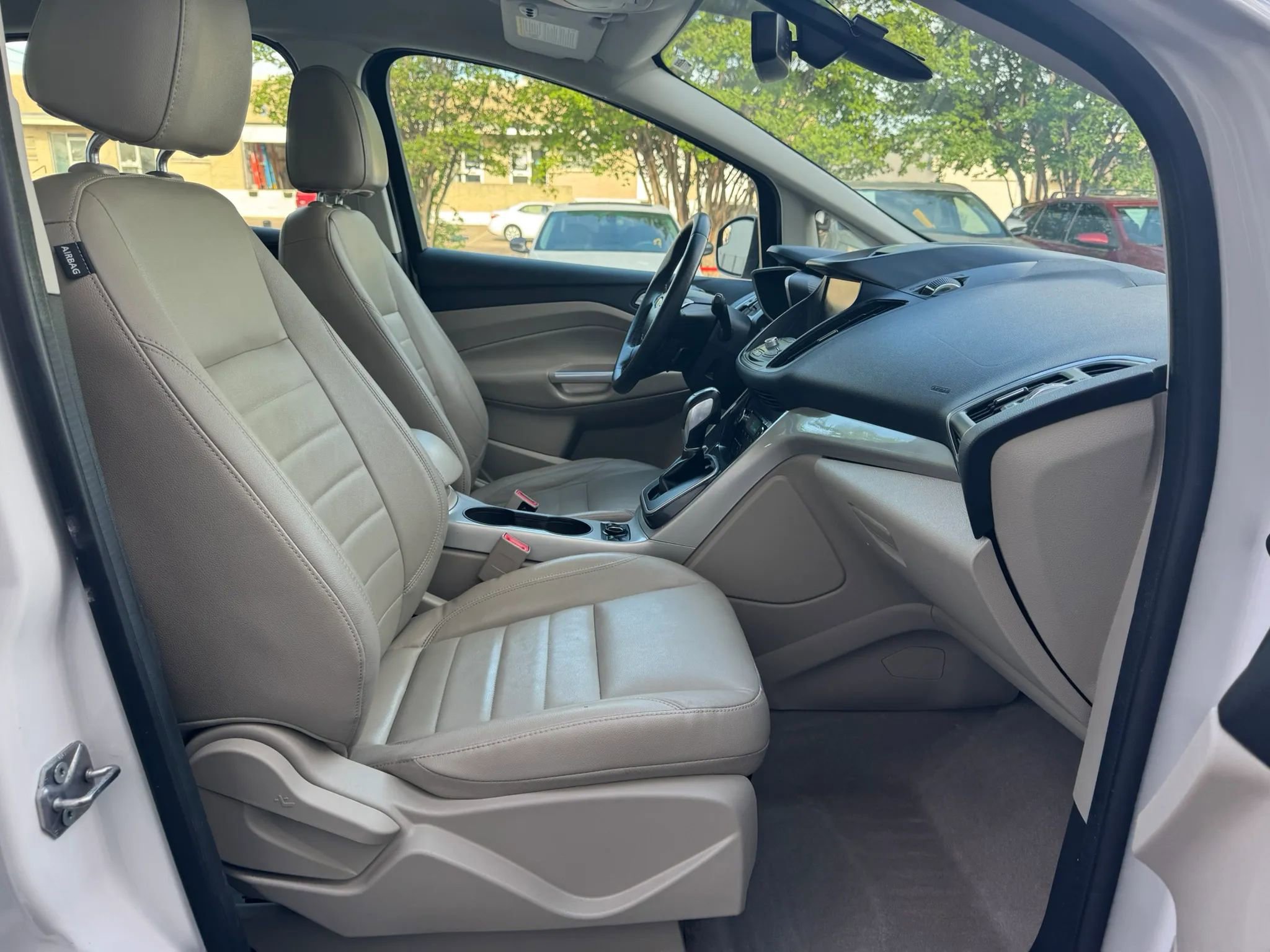 Used 2013 Ford C-MAX SEL image 26