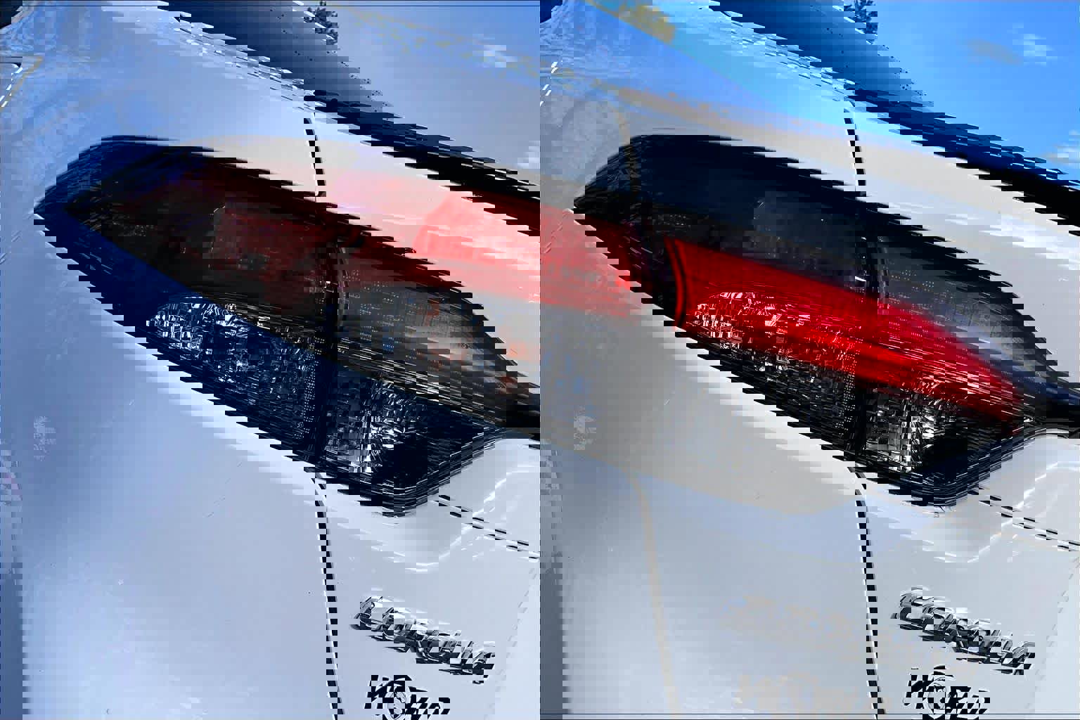 Used 2020 Toyota Corolla XSE image 28